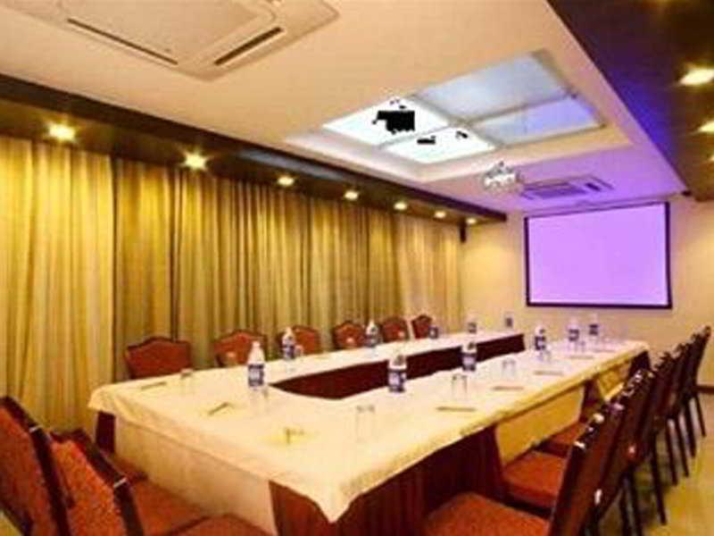 Hotel Mandakini Ambience Poona Buitenkant foto